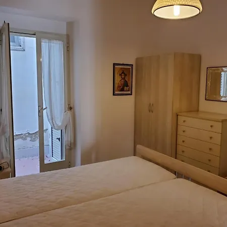 Cecilia Nyaraló